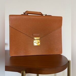♦️SOLD♦️Louis Vuitton Epi Leather Briefcase
